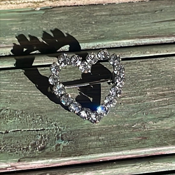 Crystal heart brooch - Picture 1 of 2
